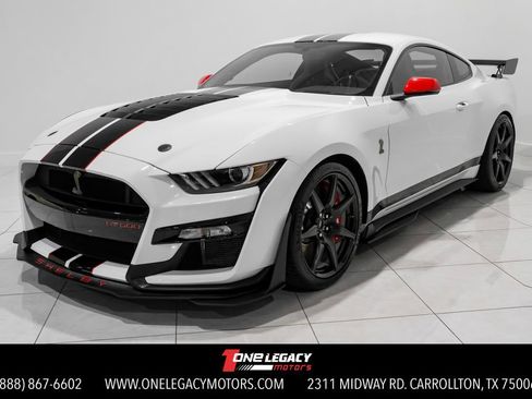 Used 2022 Ford Mustang Shelby GT500 w/ Carbon Fiber Track Pack RWD image 1