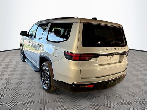 Used 2024 Jeep Wagoneer Series II w/ Flexible Seating Group RWD image 8