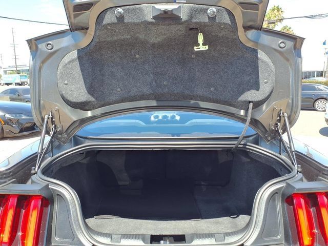 Used 2017 Ford Mustang Coupe RWD image 29