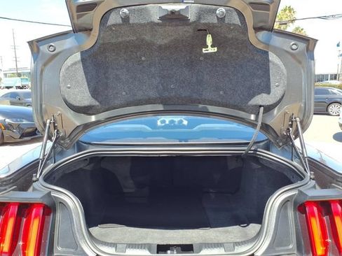 Used 2017 Ford Mustang Coupe RWD image 29