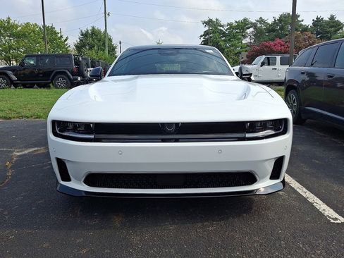 New 2025 Dodge Charger Daytona R/T w/ Sun & Sound Package AWD/4WD image 2