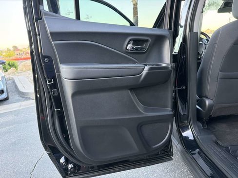 Used 2023 Honda Ridgeline Sport image 32