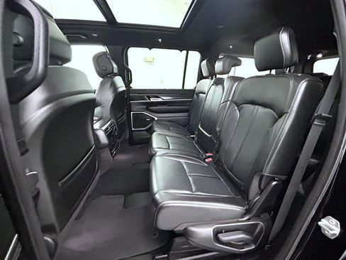 Certified 2023 Jeep Wagoneer 4WD w/ Premium Group I image 21