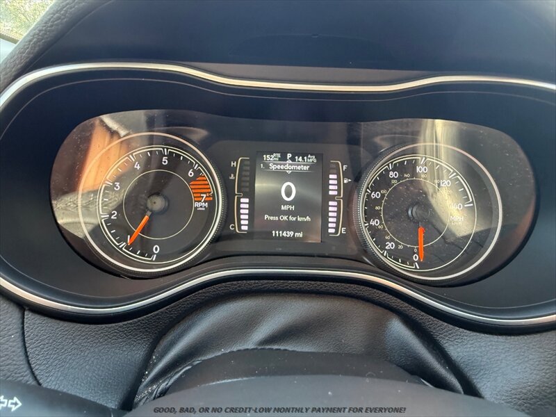 Used 2019 Jeep Cherokee Latitude Plus AWD/4WD image 12