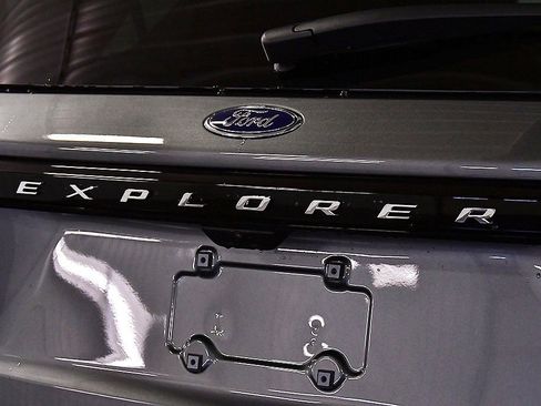 New 2026 Ford Explorer Active w/ Active Comfort Package AWD/4WD image 10