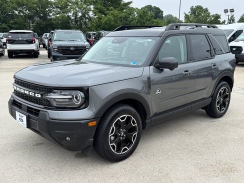 Used 2025 Ford Bronco Sport Outer Banks w/ Outer Banks Tech Package+ AWD/4WD image 12