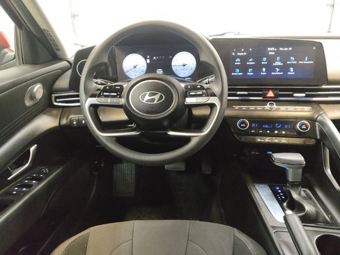 Used 2024 Hyundai Elantra SEL FWD image 22