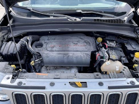 Used 2017 Jeep Renegade Limited FWD image 10