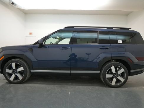 Used 2026 Hyundai Santa Fe Limited AWD/4WD image 4