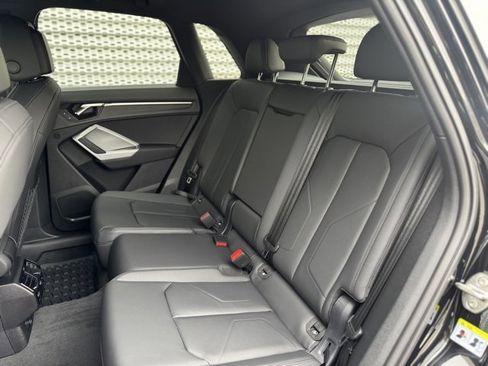 New 2025 Audi Q3 2.0T Premium image 10