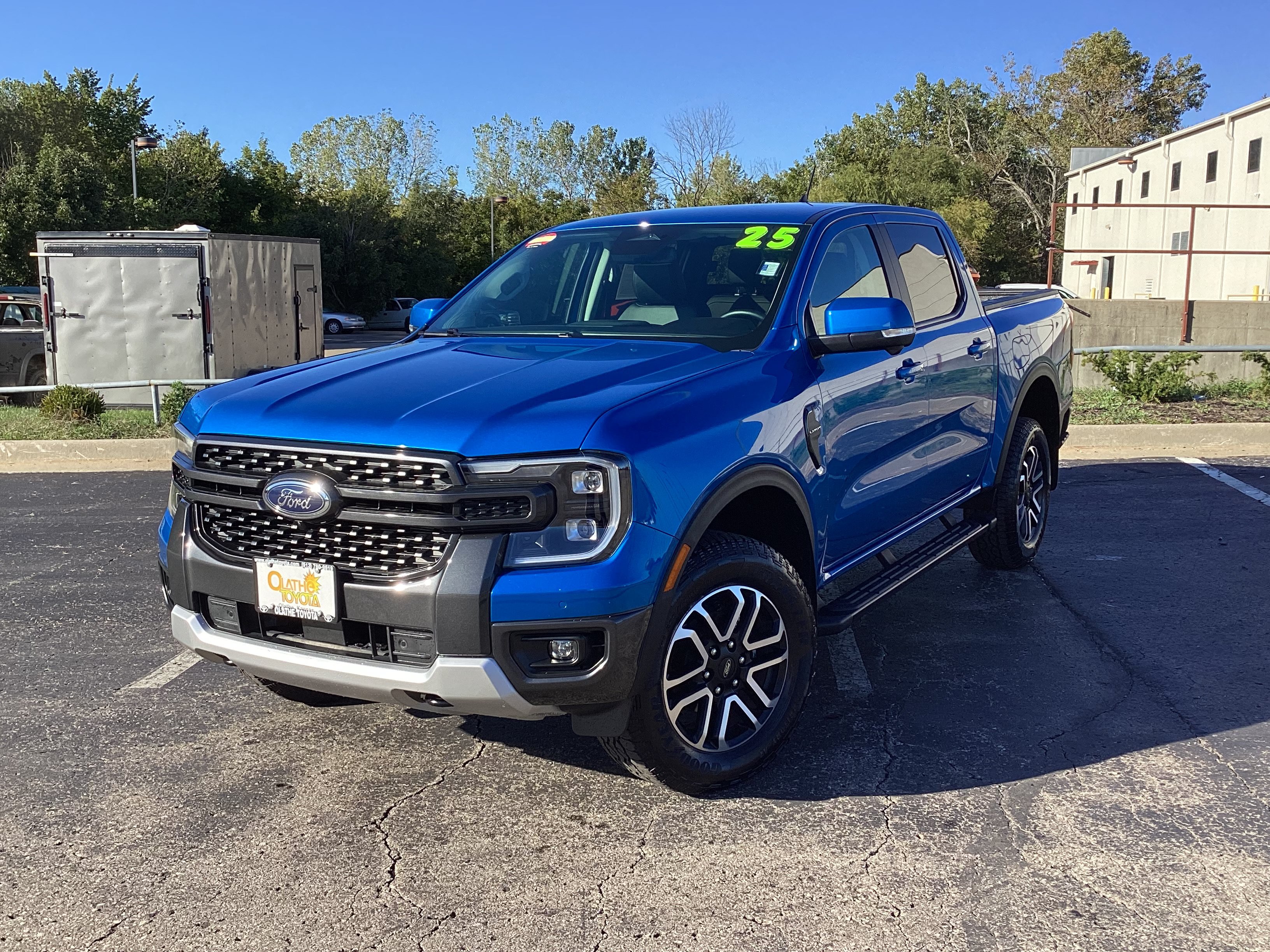 Used 2025 Ford Ranger Lariat w/ FX4 Off-Road Package AWD/4WD image 39