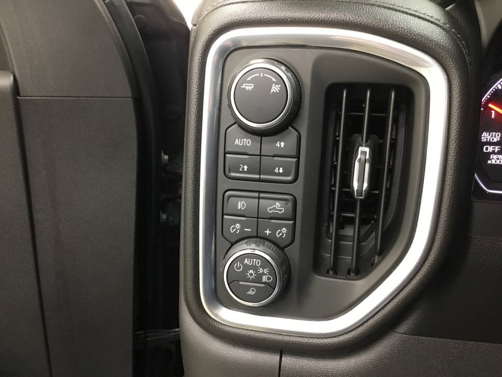 Used 2019 Chevrolet Silverado 1500 LTZ AWD/4WD image 14