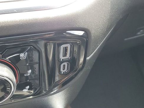 Used 2024 Chevrolet Silverado 1500 High Country w/ Technology Package AWD/4WD image 18