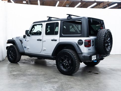 Used 2024 Jeep Wrangler Unlimited image 4