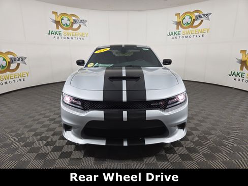 Used 2019 Dodge Charger R/T w/ Blacktop Package RWD image 2