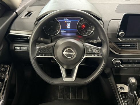Used 2023 Nissan Altima 2.5 SV FWD image 17