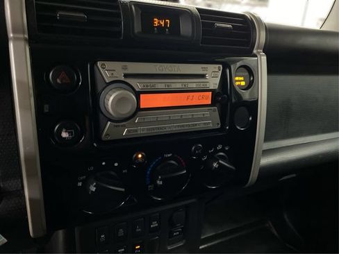 Used 2010 Toyota FJ Cruiser 4WD image 28
