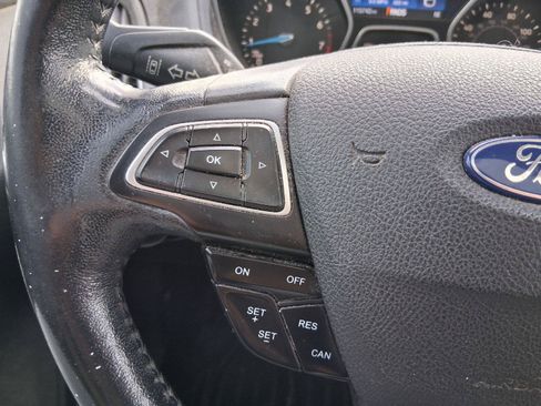 Used 2016 Ford Focus Titanium w/ Titanium Technology Package FWD image 34