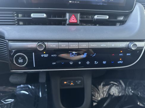 Used 2025 Hyundai Ioniq 5 SE RWD image 28
