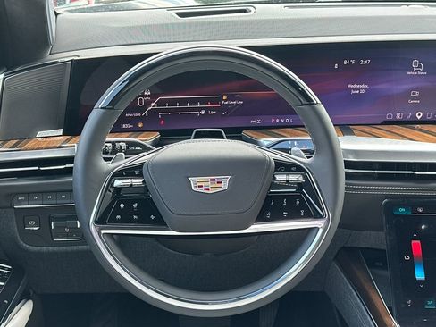 Certified 2026 Cadillac Escalade Platinum Sport w/ LPO, ONYX Package AWD/4WD image 27