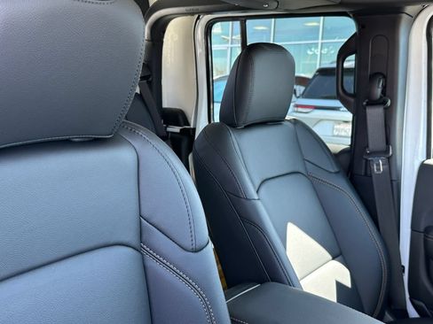 New 2026 Jeep Gladiator Sport AWD/4WD image 14