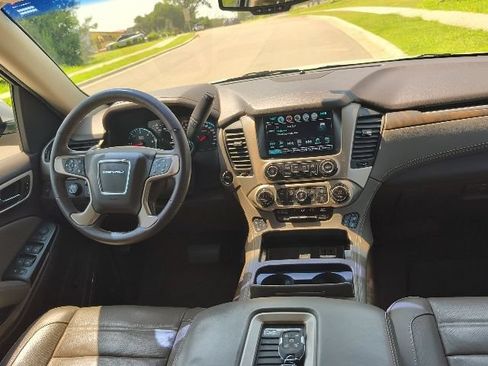 Used 2018 GMC Yukon XL Denali w/ Open Road Package AWD/4WD image 12