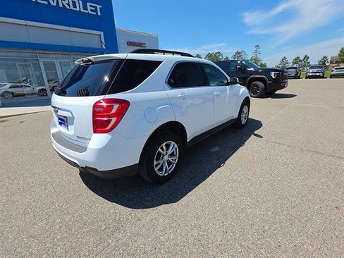 Used 2016 Chevrolet Equinox LT w/ Convenience Package AWD/4WD image 2