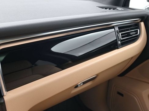 Certified 2026 Porsche Macan AWD/4WD image 23