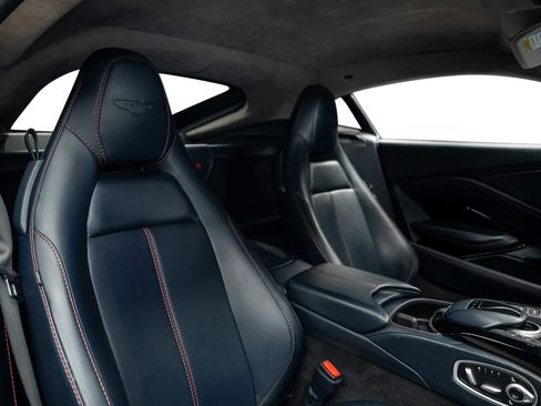Used 2020 Aston Martin V8 Vantage Coupe RWD image 35