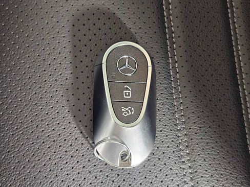 New 2025 Mercedes-Benz GLC 350e 4MATIC image 38