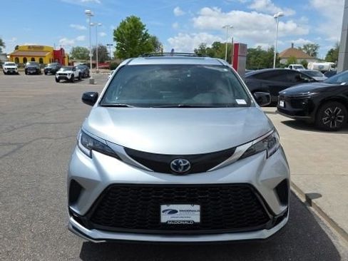 Used 2024 Toyota Sienna XSE w/ XSE Plus Package AWD/4WD image 8
