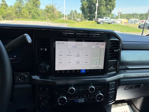 Used 2023 Ford F350 Lariat w/ Lariat Ultimate Package AWD/4WD image 16