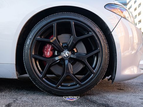Used 2020 Alfa Romeo Giulia w/ Quick Order Package 22K Sport image 9
