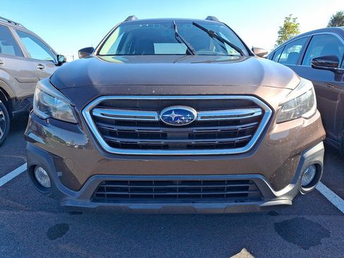 Used 2019 Subaru Outback 2.5i Premium AWD/4WD image 2
