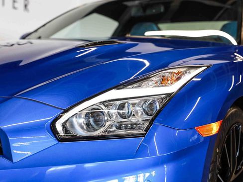 Used 2024 Nissan GT-R w/ Floor Mat Package AWD/4WD image 28