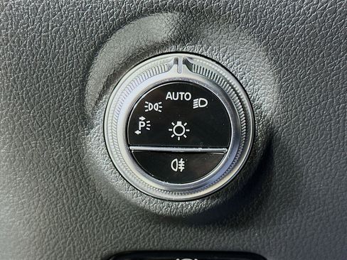 Used 2024 Mercedes-Benz C 300 4MATIC Sedan image 17