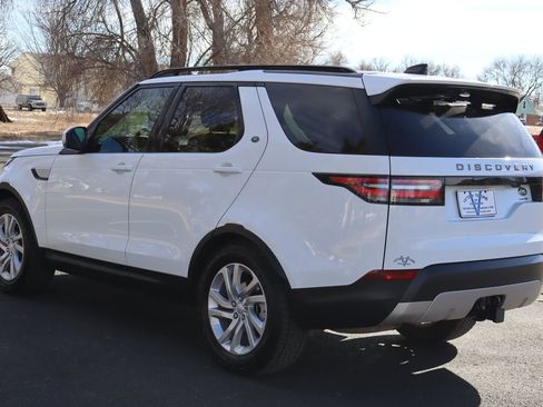 Used 2018 Land Rover Discovery HSE image 8