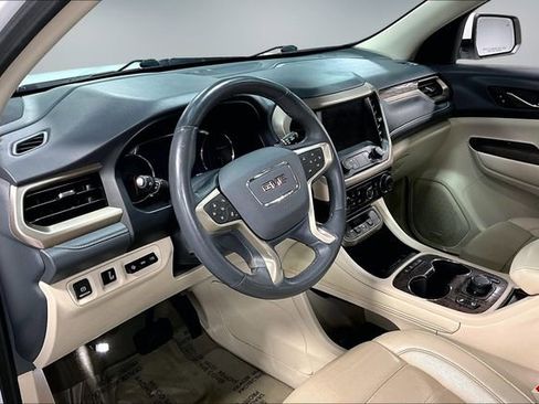 Used 2023 GMC Acadia Denali image 17