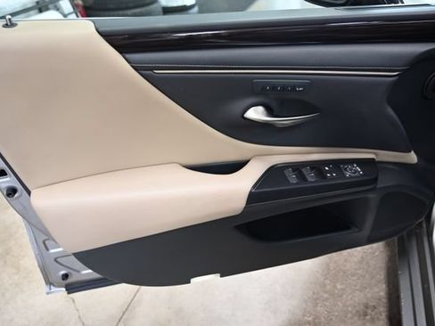 Used 2021 Lexus ES 250 w/ Premium Package AWD/4WD image 27