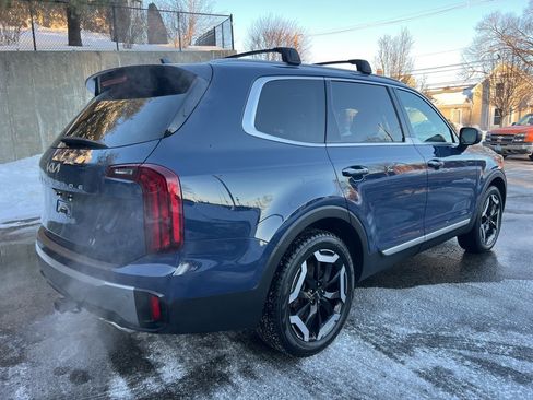 Used 2023 Kia Telluride S w/ S Sunroof Package image 5