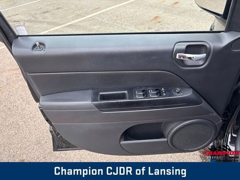 Used 2012 Jeep Compass Latitude AWD/4WD image 18