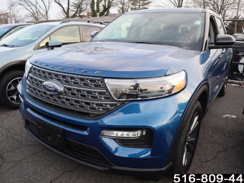 Used 2022 Ford Explorer XLT w/ Equipment Group 202A image 5