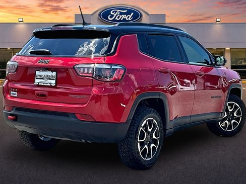 Used 2025 Jeep Compass Trailhawk AWD/4WD image 13