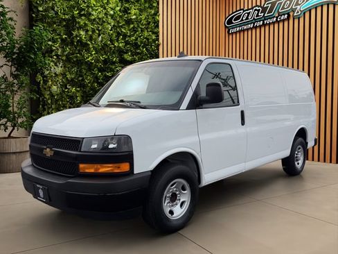 Used 2021 Chevrolet Express 2500 RWD image 1