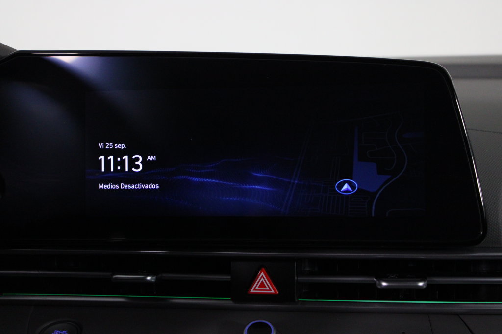 Certified 2025 Hyundai Elantra SEL FWD image 9