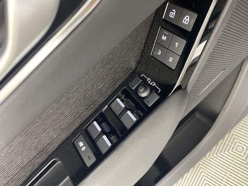 Used 2026 Land Rover Range Rover Velar S image 10