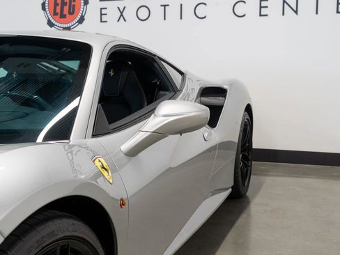 Used 2018 Ferrari 488 GTB image 33