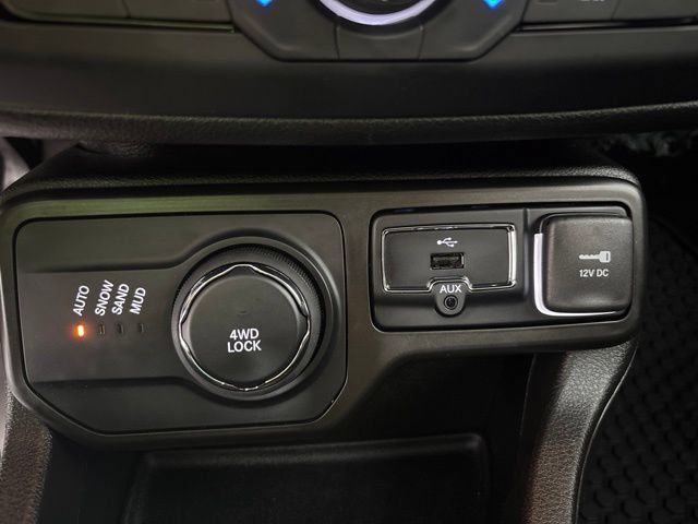 Used 2023 Jeep Renegade Altitude w/ Convenience Group I AWD/4WD image 6