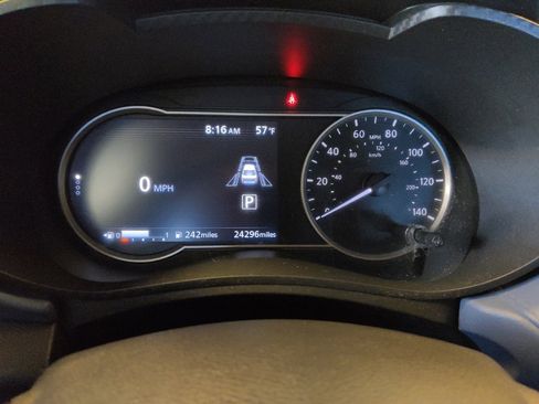 Used 2024 Nissan Versa SV w/ Trunk Package image 23