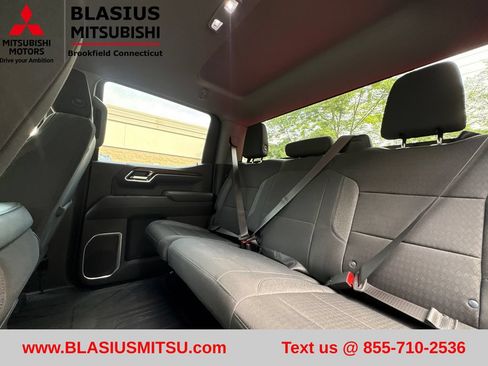 Used 2024 Chevrolet Silverado 1500 LT AWD/4WD image 25